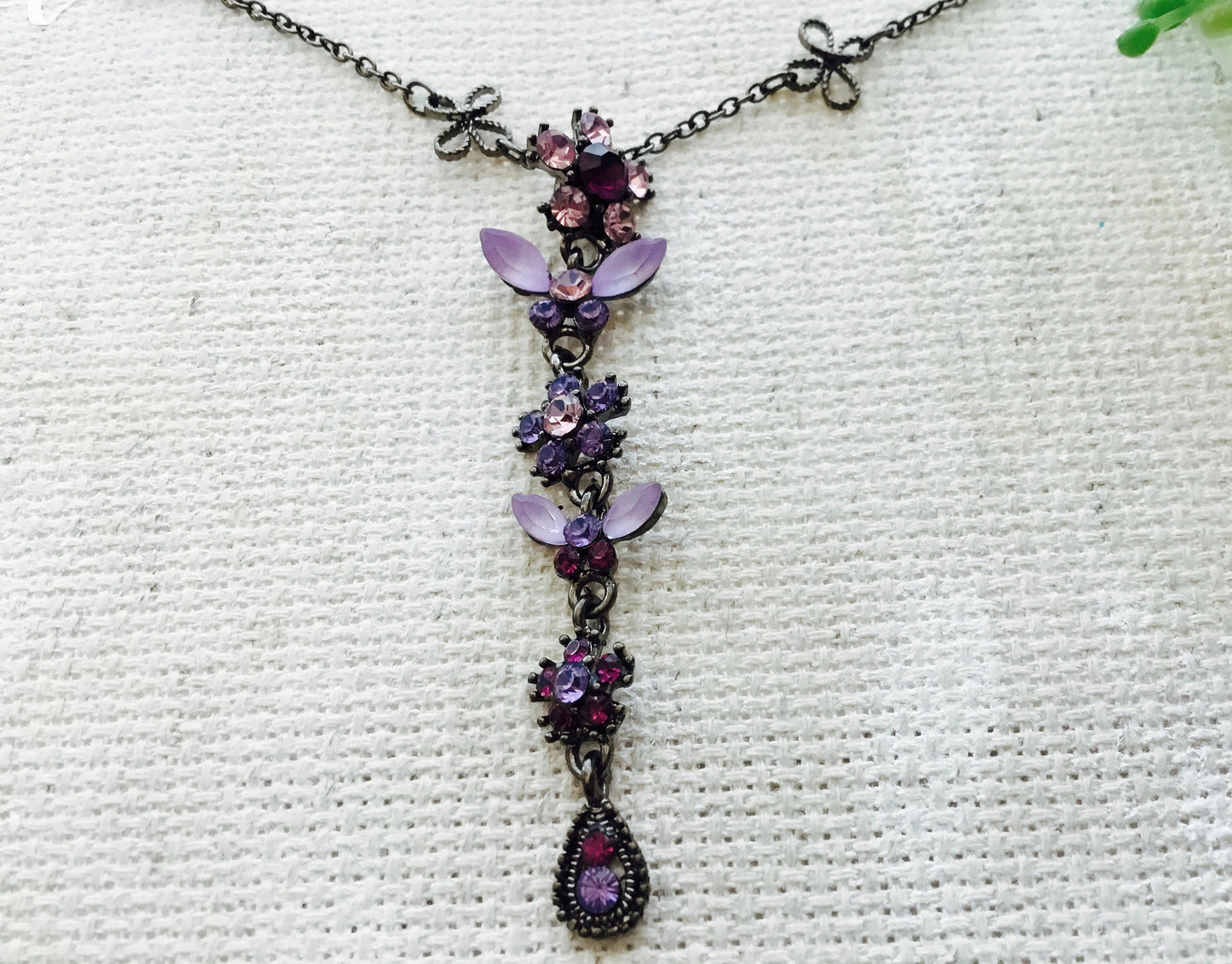 Vintage / Antique / Pewter / Purple Amethyst Crystal / Butterfly Drop Teardrop / Necklace